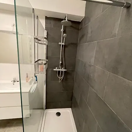 Avec Exterieur A Proximite De Liege Herstal